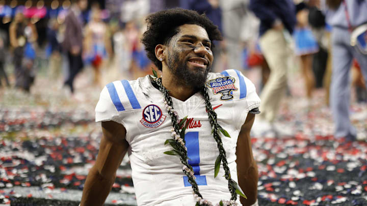 Former WSU wide receiver De'Zhaun Stribling (1) celebrates on the field after defeating the Georgia Bulldogs