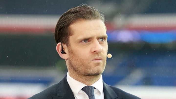 Jérome Rothen au micro.