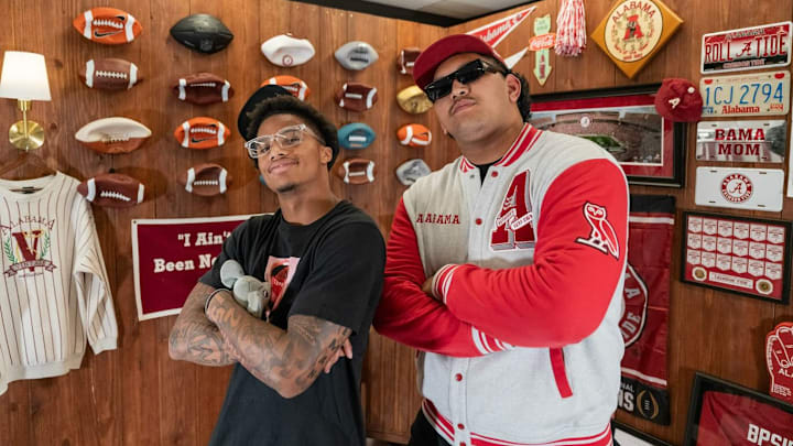 2026 4-Star OT Malakai Lee (Right) alongside Alabama WR Ryan Williams (Left) 2026 4-Star OT Malakai Lee (Right) alongside Alabama WR Ryan Williams (Left)