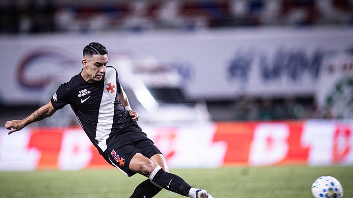 Puma Rodríguez será um dos titulares do Vasco contra o Athletico-PR pelo Brasileirão