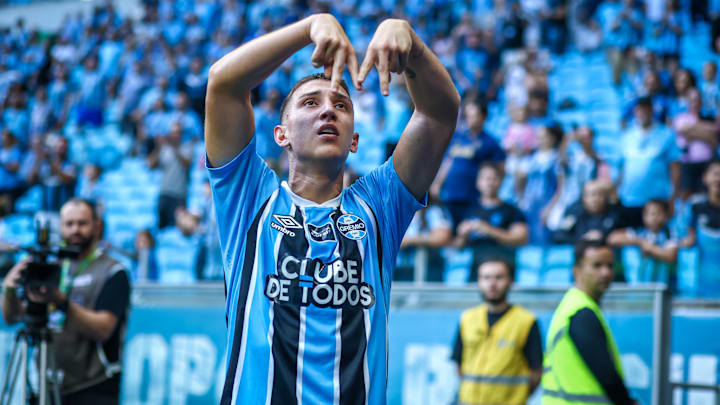 Camisa 11 do Grêmio, Monsalve balançou a rede na estreia dele como titular em 2026