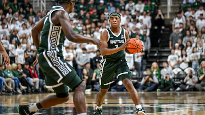 Michigan State's Jeremy Fears Jr., right, passes to Trey Fort during the first half in the game against San Jose State on Thursday, Nov. 13, 2025, at the Breslin Center in East Lansing.