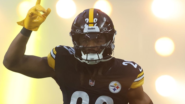 Nov 30, 2025; Pittsburgh, Pennsylvania, USA;  Pittsburgh Steelers safety Kyle Dugger (29) takes the field against the Buffalo Bills at Acrisure Stadium. Mandatory Credit: Charles LeClaire-Imagn Images