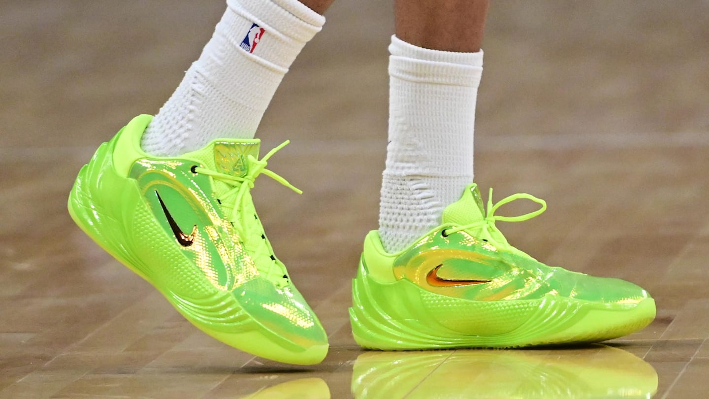 Bucks Cost Giannis Antetokounmpo a Major Nike Bonus