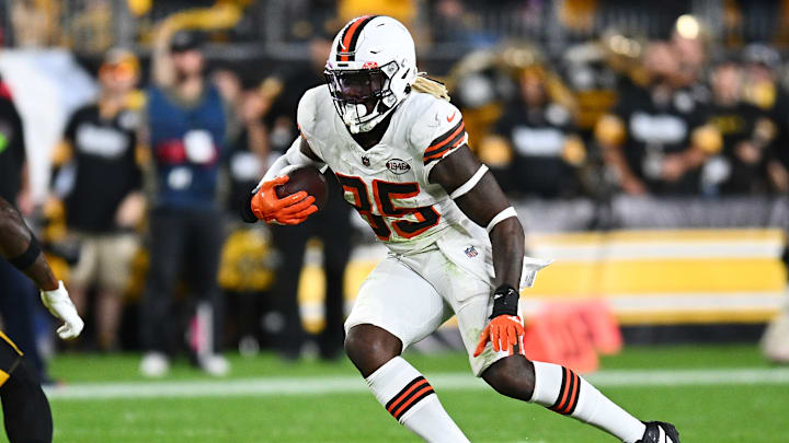 Cleveland Browns v Pittsburgh Steelers