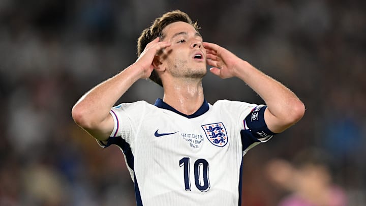 James McAtee im England-Trikot. Bald könnte der Youngster in der Bundesliga spielen