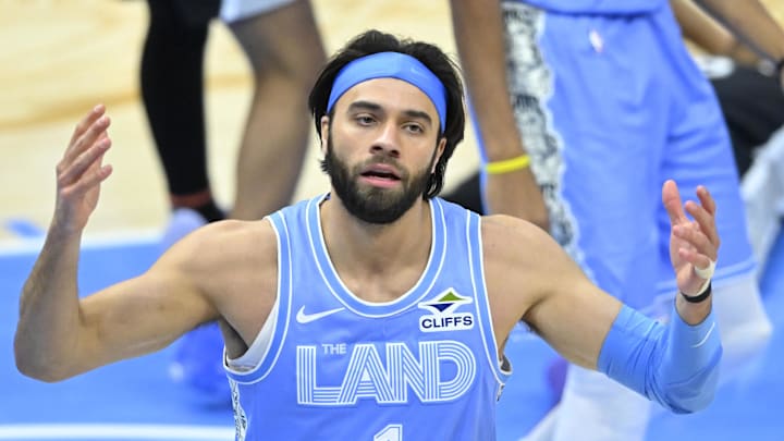 Mar 27, 2025; Cleveland, Ohio, USA; Cleveland Cavaliers guard Max Strus (1) reacts in the fourth quarter against the San Antonio Spurs at Rocket Arena. Mandatory Credit: David Richard-Imagn Images Mar 27, 2025; Cleveland, Ohio, USA; Cleveland Cavaliers guard Max Strus (1) reacts in the fourth quarter against the San Antonio Spurs at Rocket Arena. Mandatory Credit: David Richard-Imagn Images
