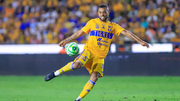 Rafael Carioca arremetió contra el árbitro