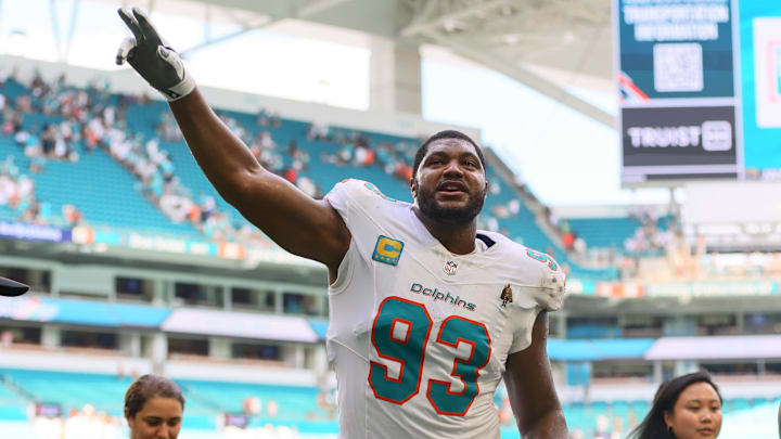 Sep 8, 2024; Miami Gardens, Florida, USA;Miami Dolphins defensive tackle Calais Campbell (93) celebrates after the game against the Jacksonville Jaguars at Hard Rock Stadium. Mandatory Credit: Sam Navarro-Imagn Images Sep 8, 2024; Miami Gardens, Florida, USA;Miami Dolphins defensive tackle Calais Campbell (93) celebrates after the game against the Jacksonville Jaguars at Hard Rock Stadium. Mandatory Credit: Sam Navarro-Imagn Images