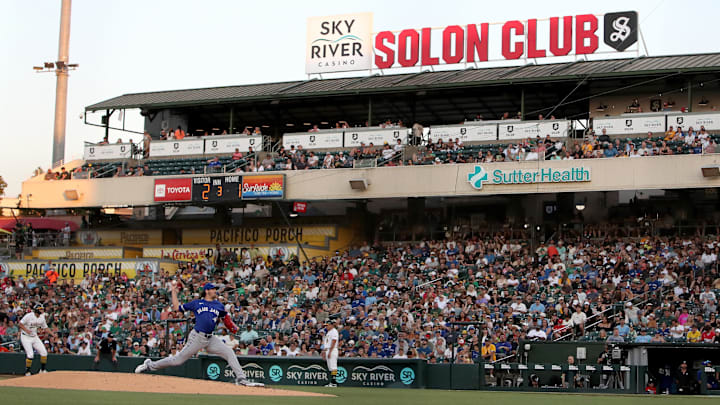 Jul 12, 2025; West Sacramento, California, USA; Toronto Blue Jays starting pitcher Kevin Gausman (34) throws a pitch against the Athletics during the third inning at Sutter Health Park. Mandatory Credit: Dennis Lee-Imagn Images Jul 12, 2025; West Sacramento, California, USA; Toronto Blue Jays starting pitcher Kevin Gausman (34) throws a pitch against the Athletics during the third inning at Sutter Health Park. Mandatory Credit: Dennis Lee-Imagn Images