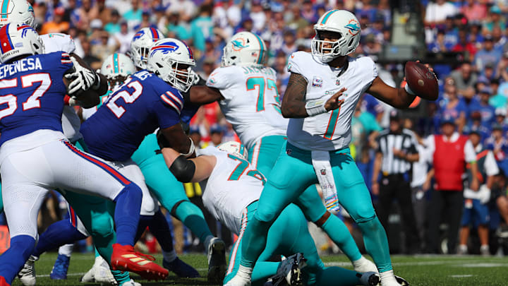 Miami Dolphins v Buffalo Bills