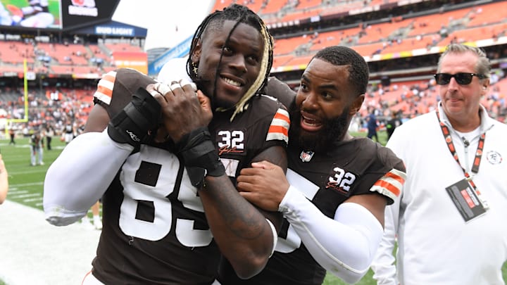 Tennessee Titans v Cleveland Browns