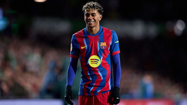 Absent à Prague, Lamine Yamal retrouve une place de titulaire.