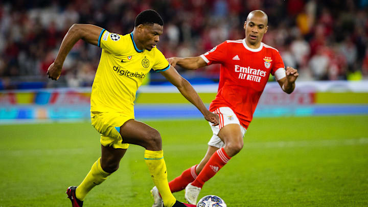 Inter venceu a ida no Estádio da Luz por 2 a 0