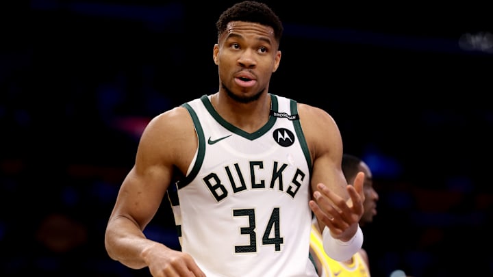 Milwaukee Bucks v Los Angeles Lakers