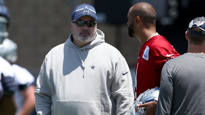 Jul 26, 20JuJul 26, 2024; Oxnard, CA, USA; Dallas Cowboys head coach Mike McCarthy during training camp at the River Ridge Playing Fields in Oxnard, Californian.  Mandatory Credit: Jason Parkhurst-USA TODAY Sports