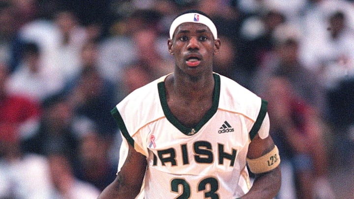 LeBron James fue elegido en 2003 por los Cleveland Cavaliers LeBron James fue elegido en 2003 por los Cleveland Cavaliers