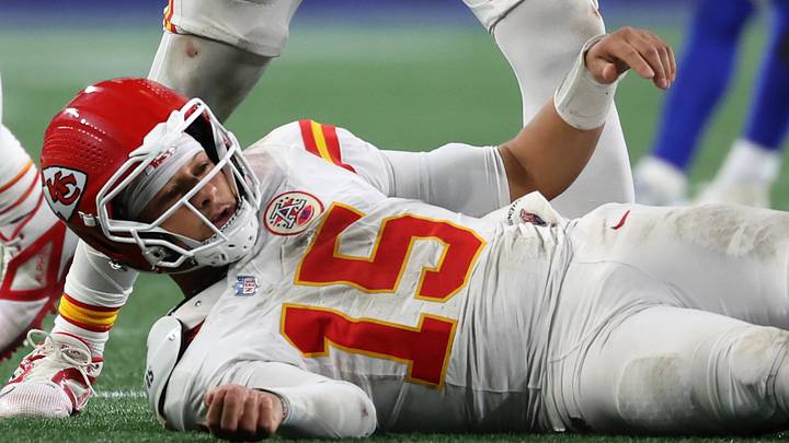 Oct 25, 2026; Seattle, Washington, USA; Kansas City Chiefs quarterback Patrick Mahomes (15) reacts after a play against the Seattle Seahawks during the fourth quarter at Lumen Field. Mandatory Credit: Joe Nicholson-Imagn Images Oct 25, 2026; Seattle, Washington, USA; Kansas City Chiefs quarterback Patrick Mahomes (15) reacts after a play against the Seattle Seahawks during the fourth quarter at Lumen Field. Mandatory Credit: Joe Nicholson-Imagn Images