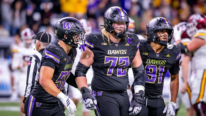 Offensive lineman John Mills (72) finds himself with UW edge rushers Devin Hyde and Isaiah Ward. Offensive lineman John Mills (72) finds himself with UW edge rushers Devin Hyde and Isaiah Ward.