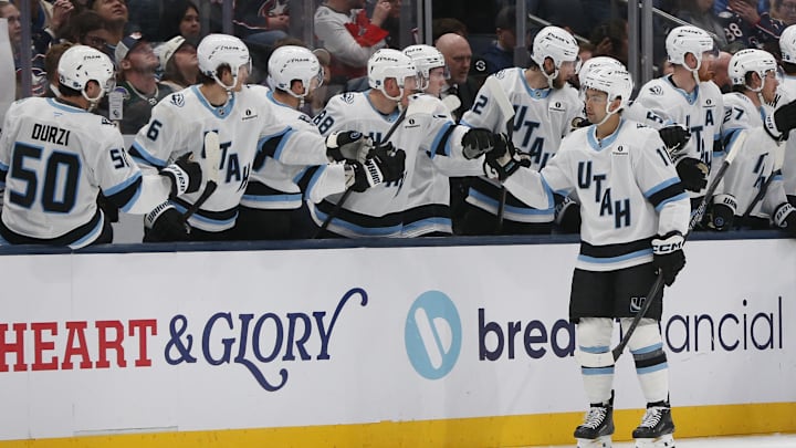 The Mammoth are big favorites in Chicago.