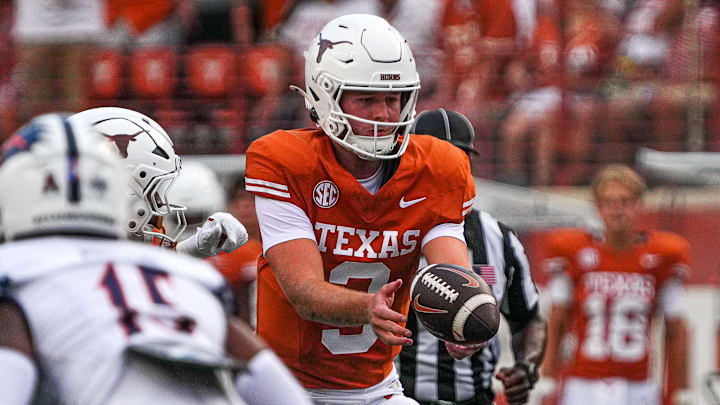 Texas Longhorns quarterback Quinn Ewers (3) snaps the ball during the game against UTSA at Darrell K Royal-Texas Memorial Stadium in Austin Saturday, Sept. 14, 2024.