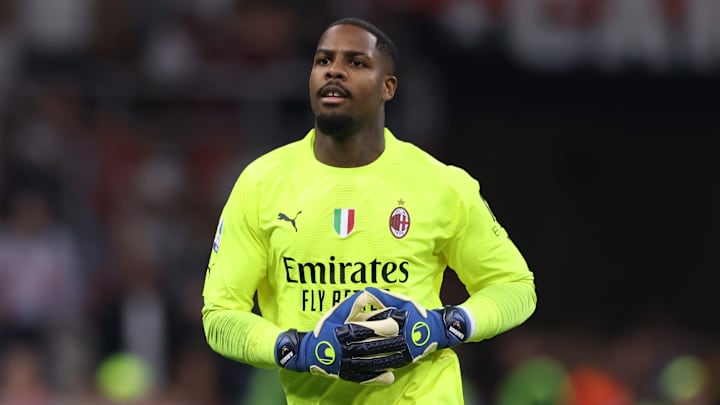 Mike Maignan n'a plus joué depuis septembre en raison d'une blessure au mollet