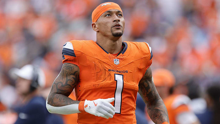 Sep 7, 2025; Denver, Colorado, USA; Denver Broncos tight end Evan Engram (1) in the second half at Empower Field at Mile High. Sep 7, 2025; Denver, Colorado, USA; Denver Broncos tight end Evan Engram (1) in the second half at Empower Field at Mile High.