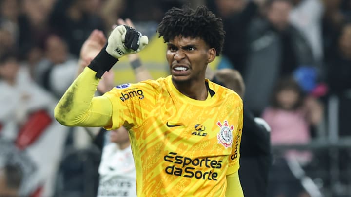 Corinthians ainda busca finalizar compra de Hugo Souza junto ao Flamengo Corinthians ainda busca finalizar compra de Hugo Souza junto ao Flamengo