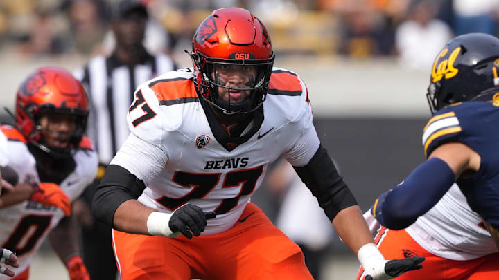 Offensive lineman Flavio Gonzalez (77) is transferring from Oregon State to Arizona. Offensive lineman Flavio Gonzalez (77) is transferring from Oregon State to Arizona.