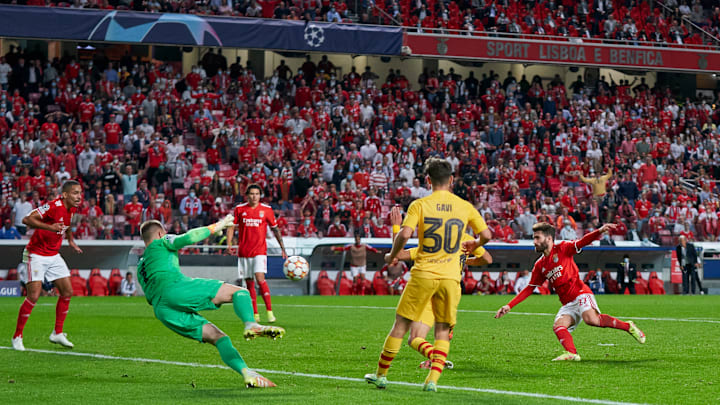 El Benfica doblegó al Barcelona en Lisboa