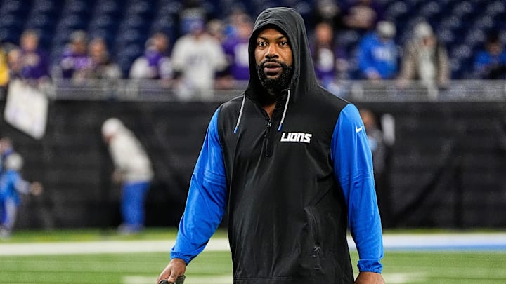 Detroit Lions defensive end Za'Darius Smith (99).