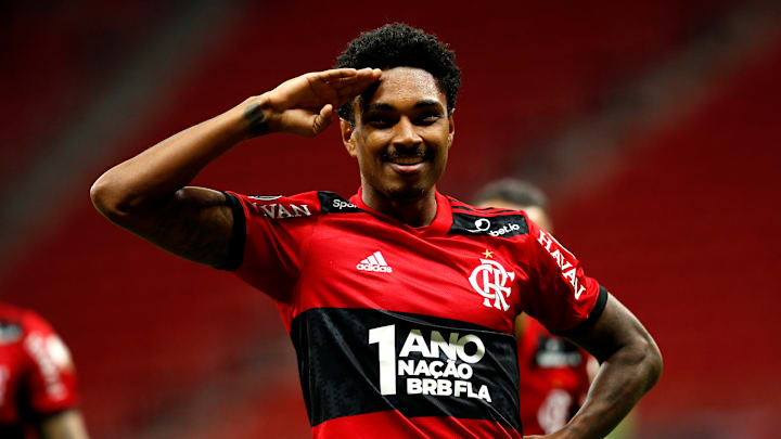 Vitinho não terá seu contrato renovado pelo Flamengo e interessa a clube grego
