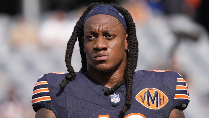 Chicago Bears middle linebacker Tremaine Edmunds (49)