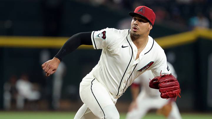 Aug 25, 2026; Phoenix, Arizona, USA; Arizona Diamondbacks pitcher Justin Martinez against the Chicago Cubs at Chase Field. Mandatory Credit: Mark J. Rebilas-Imagn Images Aug 25, 2026; Phoenix, Arizona, USA; Arizona Diamondbacks pitcher Justin Martinez against the Chicago Cubs at Chase Field. Mandatory Credit: Mark J. Rebilas-Imagn Images