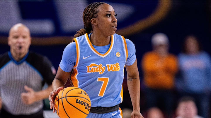 Mar 6, 2025; Greenville, SC, USA; Tennessee Lady Vols guard Samara Spencer (7) brings the ball up court against the Vanderbilt Commodores during the first half at Bon Secours Wellness Arena. Mandatory Credit: Scott Kinser-Imagn Images Mar 6, 2025; Greenville, SC, USA; Tennessee Lady Vols guard Samara Spencer (7) brings the ball up court against the Vanderbilt Commodores during the first half at Bon Secours Wellness Arena. Mandatory Credit: Scott Kinser-Imagn Images