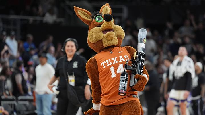 Feb 21, 2026; Austin, Texas, USA; The San Antonio Spurs Coyote performs in the second half against the Sacramento Kings at Moody Center. Mandatory Credit: Daniel Dunn-Imagn Images Feb 21, 2026; Austin, Texas, USA; The San Antonio Spurs Coyote performs in the second half against the Sacramento Kings at Moody Center. Mandatory Credit: Daniel Dunn-Imagn Images