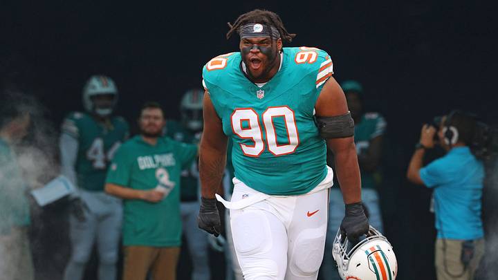 Miami Dolphins defensive tackle Kenneth Grant (90) enters the field before the game against the Cincinnati Bengals at Hard Rock Stadium in the 2025 season. Miami Dolphins defensive tackle Kenneth Grant (90) enters the field before the game against the Cincinnati Bengals at Hard Rock Stadium in the 2025 season.