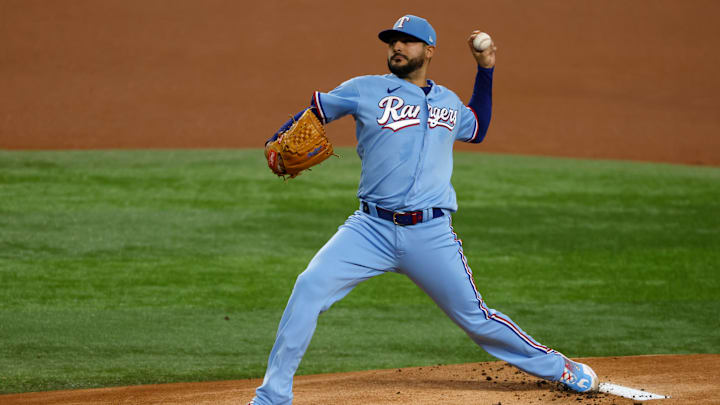 Martín Pérez planea quedarse en Rangers