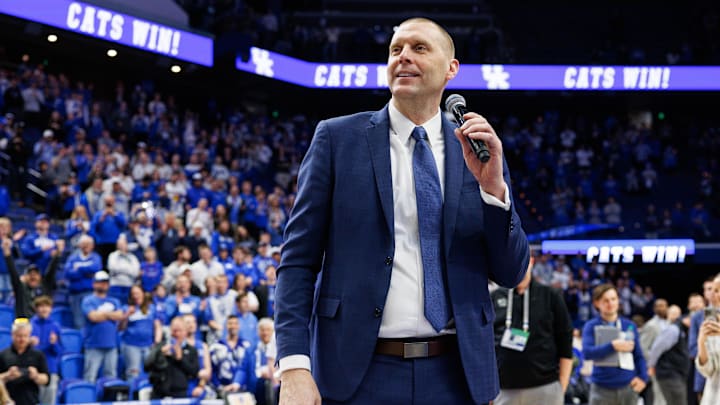 Mar 4, 2025; Lexington, Kentucky, USA; Kentucky Wildcats head coach Mark Pope talks to the crowd after the game against the LSU Tigers at Rupp Arena at Central Bank Center. Mandatory Credit: Jordan Prather-Imagn Images Mar 4, 2025; Lexington, Kentucky, USA; Kentucky Wildcats head coach Mark Pope talks to the crowd after the game against the LSU Tigers at Rupp Arena at Central Bank Center. Mandatory Credit: Jordan Prather-Imagn Images