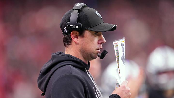 Oct 4, 2026; Paradise, Nevada, USA; Las Vegas Raiders head coach Klint Kubiak watches game play against the Kansas City Chiefs during the third quarter at Allegiant Stadium. Mandatory Credit: Joe Camporeale-Imagn Images Oct 4, 2026; Paradise, Nevada, USA; Las Vegas Raiders head coach Klint Kubiak watches game play against the Kansas City Chiefs during the third quarter at Allegiant Stadium. Mandatory Credit: Joe Camporeale-Imagn Images