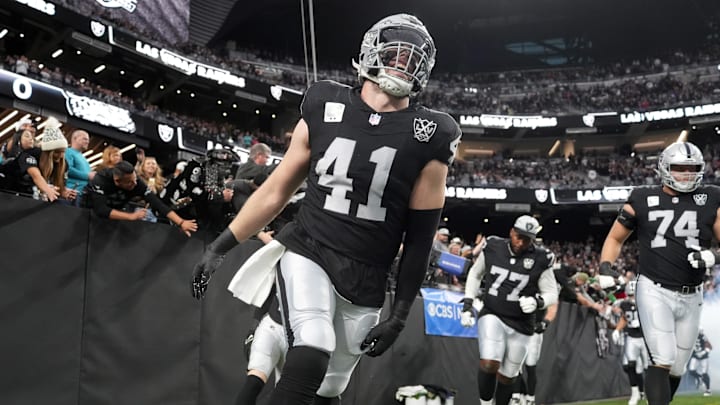 Dec 22, 2024; Paradise, Nevada, USA; Las Vegas Raiders linebacker Robert Spillane (41) enters the field before the game against the Jacksonville Jaguars at Allegiant Stadium. Mandatory Credit: Kirby Lee-Imagn Images Dec 22, 2024; Paradise, Nevada, USA; Las Vegas Raiders linebacker Robert Spillane (41) enters the field before the game against the Jacksonville Jaguars at Allegiant Stadium. Mandatory Credit: Kirby Lee-Imagn Images