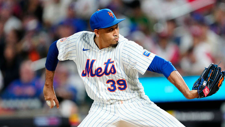 New York Mets pitcher Edwin Diaz (39) pitches in relief, Tuesday, August 26, 2025.