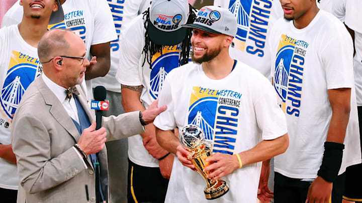 Curry viene de ganar el primer MVP de las finales del Oeste