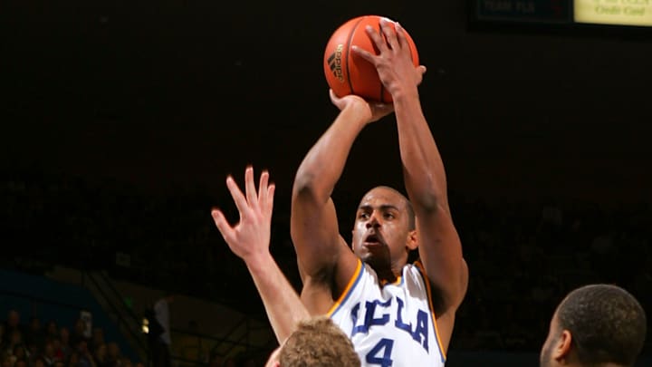 Oregon Ducks v UCLA Bruins Oregon Ducks v UCLA Bruins