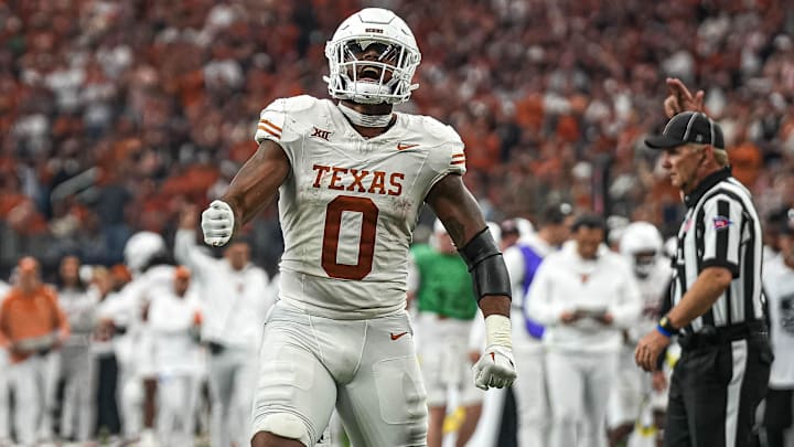 Big 12: Texas Longhorns wide receiver Ja'Tavion Sanders (0) celebrates a catch for a first down