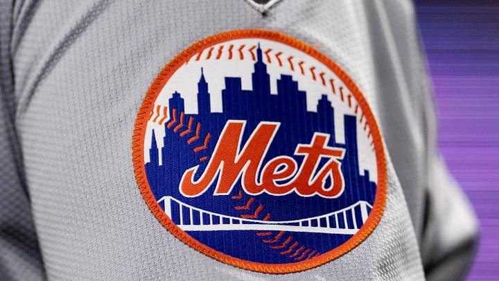 May 15, 2024; Philadelphia, Pennsylvania, USA; New York Mets logo on the sleeve of J.D. Martinez during a game against the Philadelphia Phillies at Citizens Bank Park. Mandatory Credit: Bill Streicher-Imagn Images May 15, 2024; Philadelphia, Pennsylvania, USA; New York Mets logo on the sleeve of J.D. Martinez during a game against the Philadelphia Phillies at Citizens Bank Park. Mandatory Credit: Bill Streicher-Imagn Images