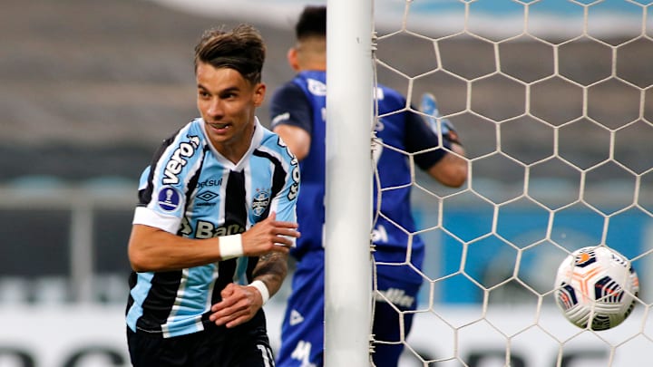 Ferreira deve ser titular neste sábado diante do Ypiranga