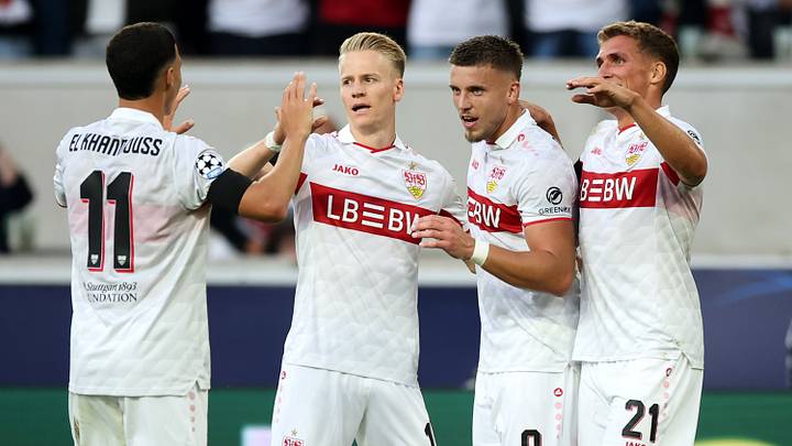 Der VfB Stuttgart bejubelt den Auftaktsieg gegen Viking Stavanger