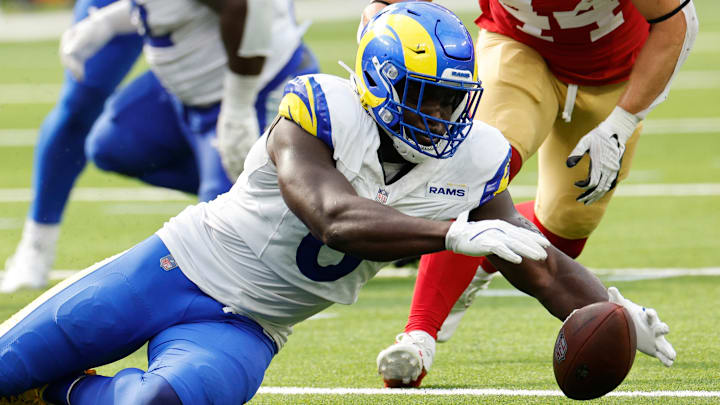 Los Angeles Rams edge Byron Young (0) Los Angeles Rams edge Byron Young (0)