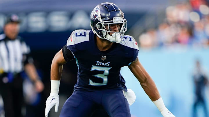 Tennessee Titans cornerback Caleb Farley (3) drops back in coverage during the first quarter of a